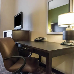 Отель Comfort Suites Lake City 3* Люкс