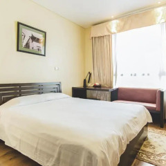 Апартаменты The Lancaster Saigon Service Apartment комната для гостей