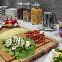 Отель Aparts Bed & Breakfast питание