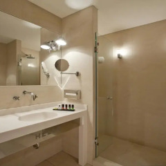O&B Athens Boutique Hotel 4* Улучшенный номер с разными типами кроватей
