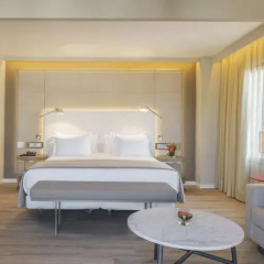 Отель NH Collection Lisboa Liberdade 4* Улучшенный номер с различными типами кроватей фото 3