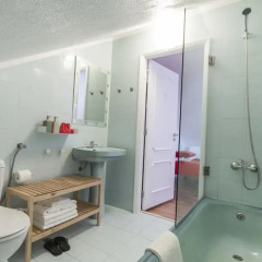HomeMoel Hostel Стандартный номер разные типы кроватей