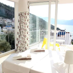 Отель White Suites XI балкон