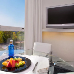 Отель SH Valencia Palace 5* Улучшенный номер с двуспальной кроватью фото 2