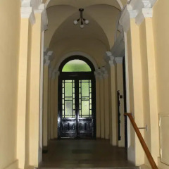 Апартаменты Romantic Garden Art Studio near Andrassy Avenue Будапешт интерьер отеля