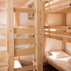 Nest House Lisbon Hostel Кровать в общем номере