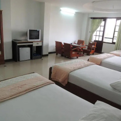 Minh Cat Hotel 2* Стандартный семейный номер с двуспальной кроватью фото 5