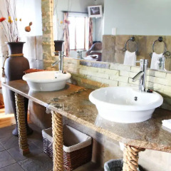Отель Addo Dung Beetle Guest Farm 4* Шале с различными типами кроватей фото 4