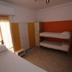 Sunflower City Youth Hotel Римини комната для гостей фото 4