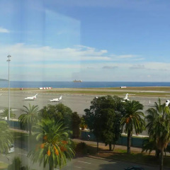 Отель Premiere Classe Nice - Promenade des Anglais Франция, Ницца - 13 отзывов об отеле, цены и фото номеров - забронировать отель Premiere Classe Nice - Promenade des Anglais онлайн пляж фото 2