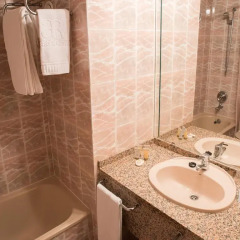Hotel AR Roca Esmeralda & Spa ванная