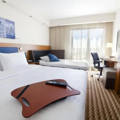 Отель Hampton by Hilton Gdansk Airport комната для гостей фото 5