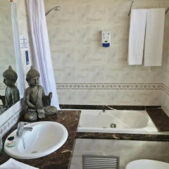 Отель Apartamentos Neptuno ванная