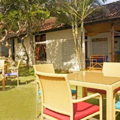 Отель Relax Beach Resort Candidasa бассейн