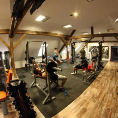 Отель Fitness Hostel Польша, Вроцлав - отзывы, цены и фото номеров - забронировать отель Fitness Hostel онлайн фитнесс-зал