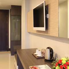 Отель Crystal Suites Suvarnabhumi Airport 3* Номер Делюкс