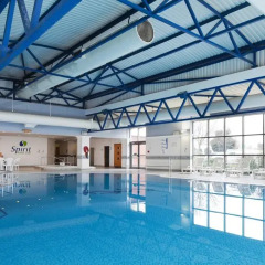 Отель Crowne Plaza London - Heathrow бассейн