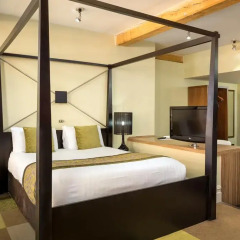 Отель ROOMZZZ Студия