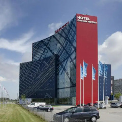 CABINN Metro Hotel парковка