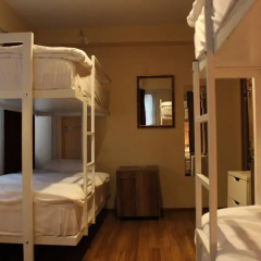 Twins Rooms Hostel Кровать в общем номере с двухъярусной кроватью фото 13