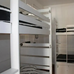 Surf in Chiado Hostel Кровать в общем номере с двухъярусной кроватью