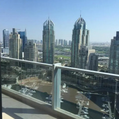 Отель Yanjoon Holiday Homes - Marina Tower балкон