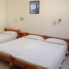 Katerina & John's Hotel комната для гостей