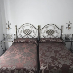 Отель Hostal Roma Стандартный номер с двуспальной кроватью фото 4