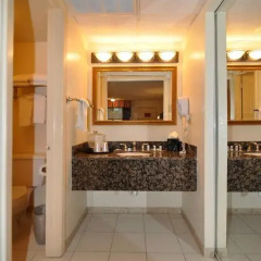 Отель Clarion Inn & Suites Clearwater 3* Стандартный номер с различными типами кроватей фото 5