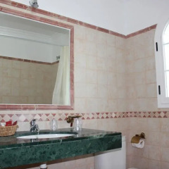 Отель Hostal Puerta de Arcos Испания, Аркос -де-ла-Фронтера - отзывы, цены и фото номеров - забронировать отель Hostal Puerta de Arcos онлайн ванная
