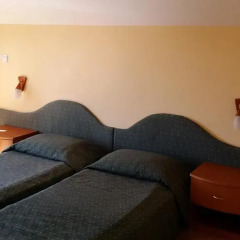 Hotel Continental - Half Board комната для гостей фото 3