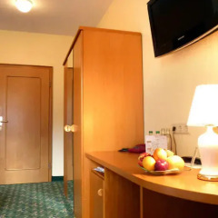 Отель Landhotel Dresden 3* Стандартный номер с различными типами кроватей фото 9