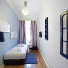 Отель Typical Lisbon Guest House Стандартный номер с различными типами кроватей фото 9