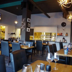 Отель Spoton Hostel & Sportsbar Швеция, Гётеборг - 1 отзыв об отеле, цены и фото номеров - забронировать отель Spoton Hostel & Sportsbar онлайн питание фото 2
