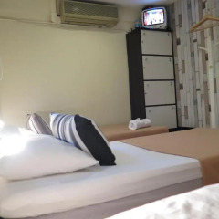 I-Sleep Silom Hostel Номер с общей ванной комнатой с различными типами кроватей (общая ванная комната) фото 3