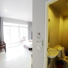 Отель The Room Patong 2* Номер Делюкс с различными типами кроватей фото 22