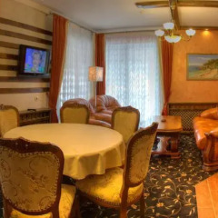 Iris Hotel развлечения