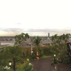 The Narathiwas Hotel & Residence Sathorn Bangkok пляж