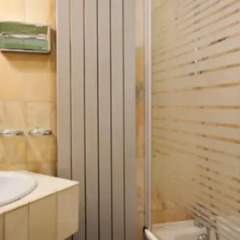 Отель Hôtel Des Halles Париж ванная