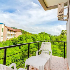 Отель Baan Yuyen Karon Guesthouse 2* Улучшенный номер разные типы кроватей фото 42