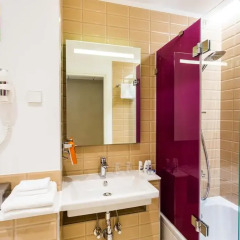 Отель Park Inn Central Tallinn 4* Люкс с различными типами кроватей фото 6
