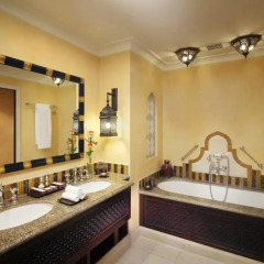 Отель Jumeirah Al Qasr - Madinat Jumeirah 5* Улучшенный номер с различными типами кроватей фото 10