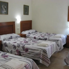 Отель Hostal Tirso Plaza комната для гостей фото 5