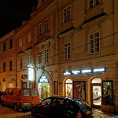 Отель Enjoy Inn Пльзень парковка