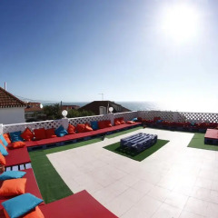 Отель Chill in Ericeira Surf House бассейн