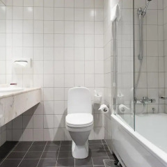 Отель Best Western Plus Hotel Norge Норвегия, Кристиансанд - отзывы, цены и фото номеров - забронировать отель Best Western Plus Hotel Norge онлайн ванная