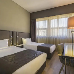 Отель HF Fénix Lisboa 4* Номер Комфорт с 2 отдельными кроватями фото 4