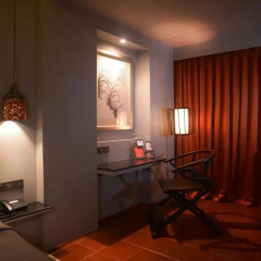 Sino House Phuket Hotel 3* Улучшенный номер с различными типами кроватей фото 16
