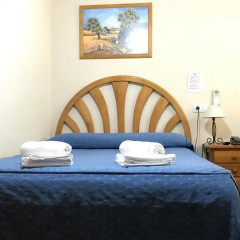 Отель Hostal El Pilar Стандартный номер с двуспальной кроватью фото 18