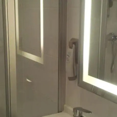 Отель ibis Edinburgh Centre Royal Mile – Hunter Square Великобритания, Эдинбург - 2 отзыва об отеле, цены и фото номеров - забронировать отель ibis Edinburgh Centre Royal Mile – Hunter Square онлайн ванная